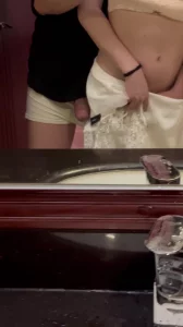 [原创] 镜前扣弄九头身骚母狗，粉嫩奶头挺拔饱满